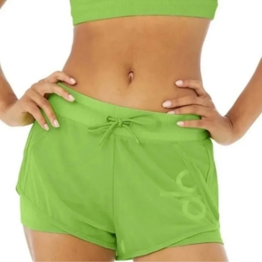 Alo Yoga Ambience Shorts Green Apple Small